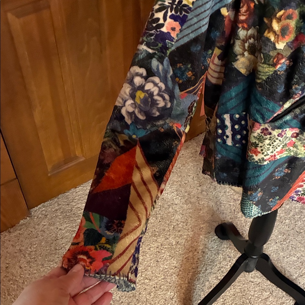 Johnny Was Multicolor Patchwork Sherpa Jacket with Cream Collar. - Picture 5 of 5